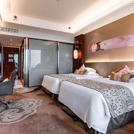 Felton Grand Hotel Чънду Екстериор снимка