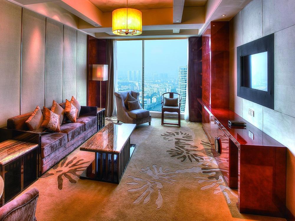 Felton Grand Hotel Чънду Екстериор снимка