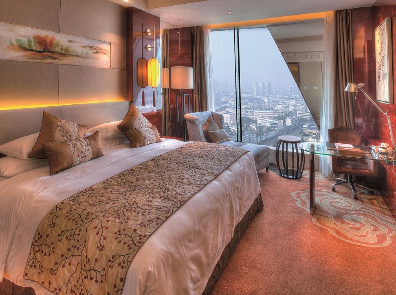 Felton Grand Hotel Чънду Екстериор снимка