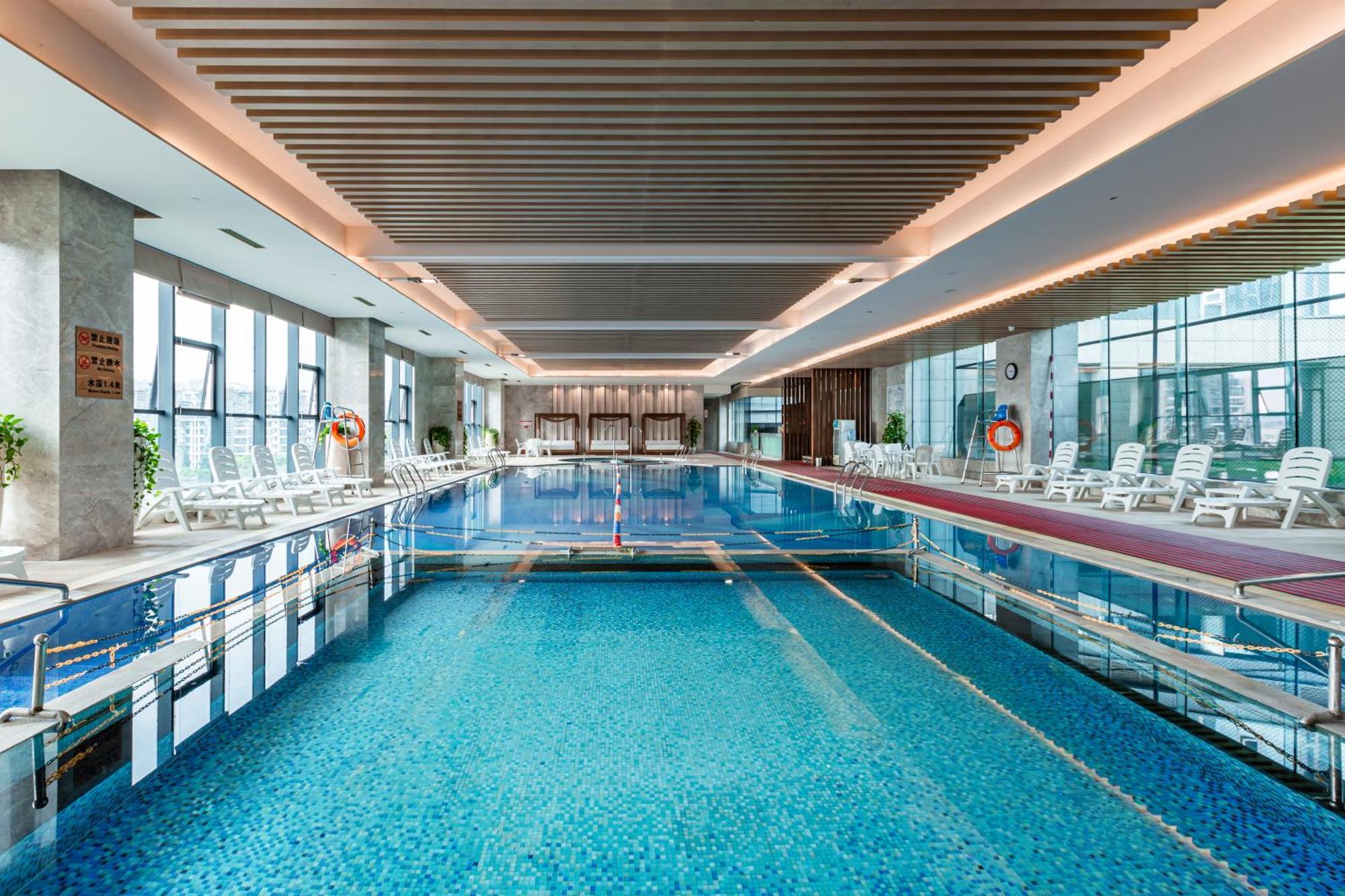 Felton Grand Hotel Чънду Екстериор снимка