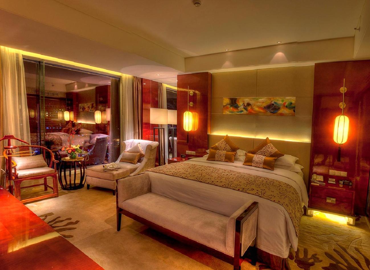Felton Grand Hotel Чънду Екстериор снимка