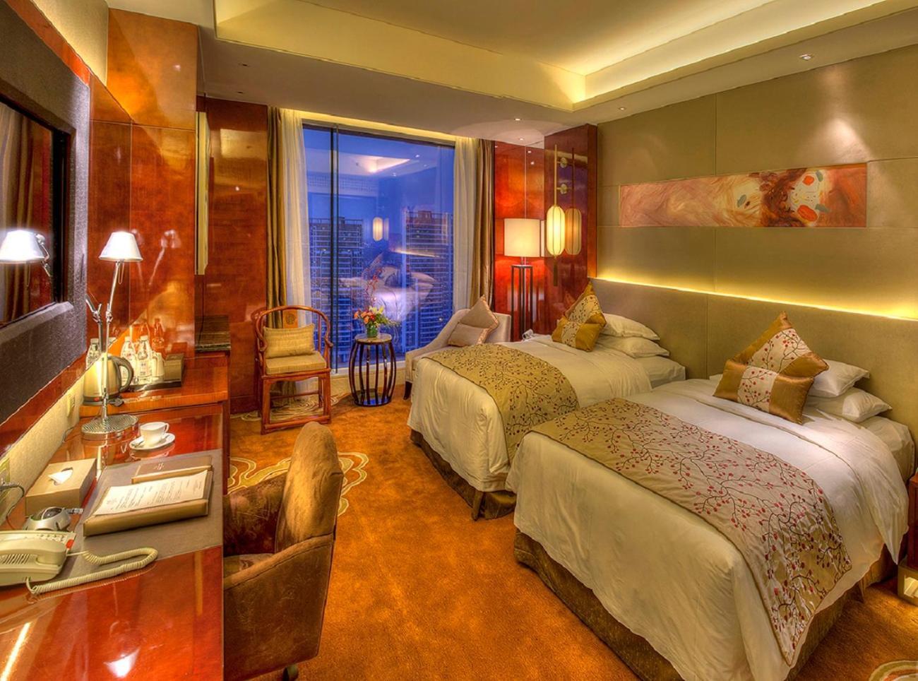 Felton Grand Hotel Чънду Екстериор снимка