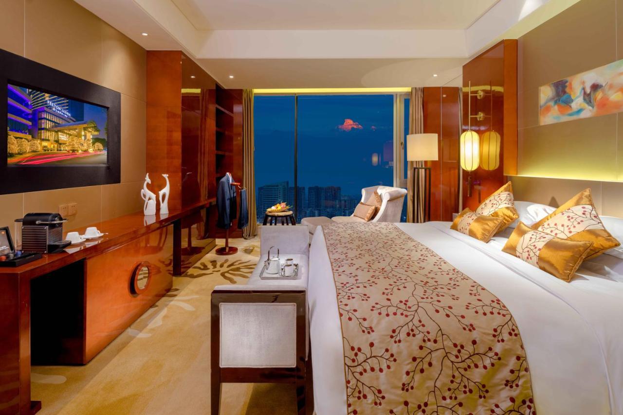 Felton Grand Hotel Чънду Екстериор снимка