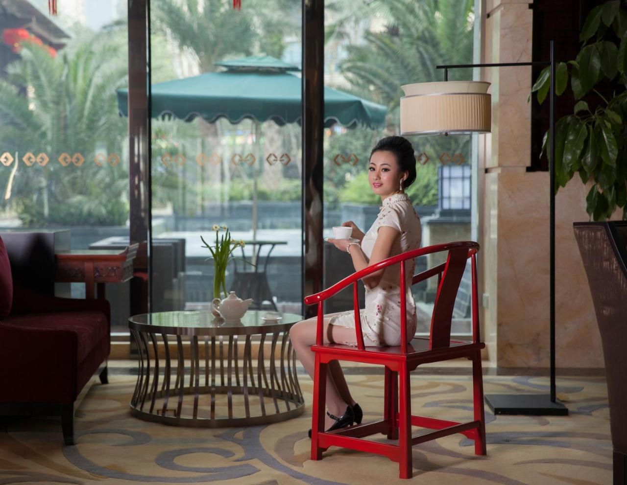 Felton Grand Hotel Чънду Екстериор снимка